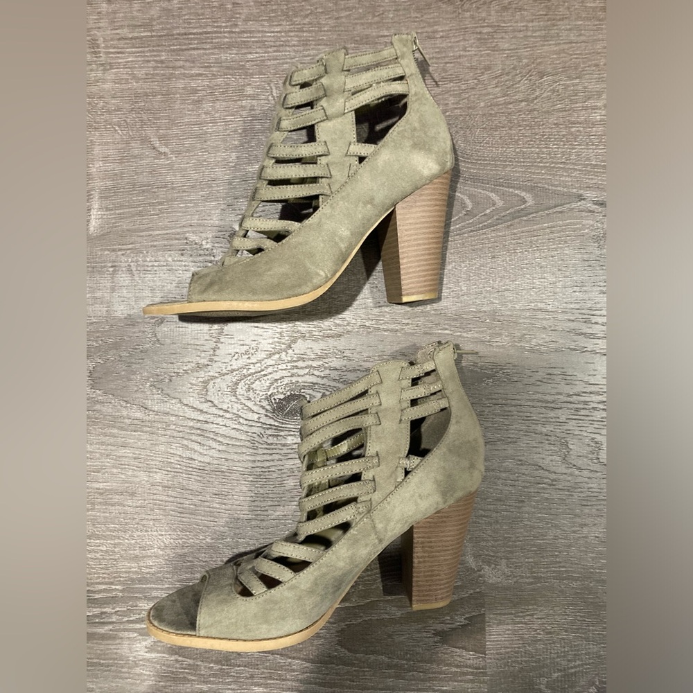 Green Faux Suede Heels - Picture 5 of 9